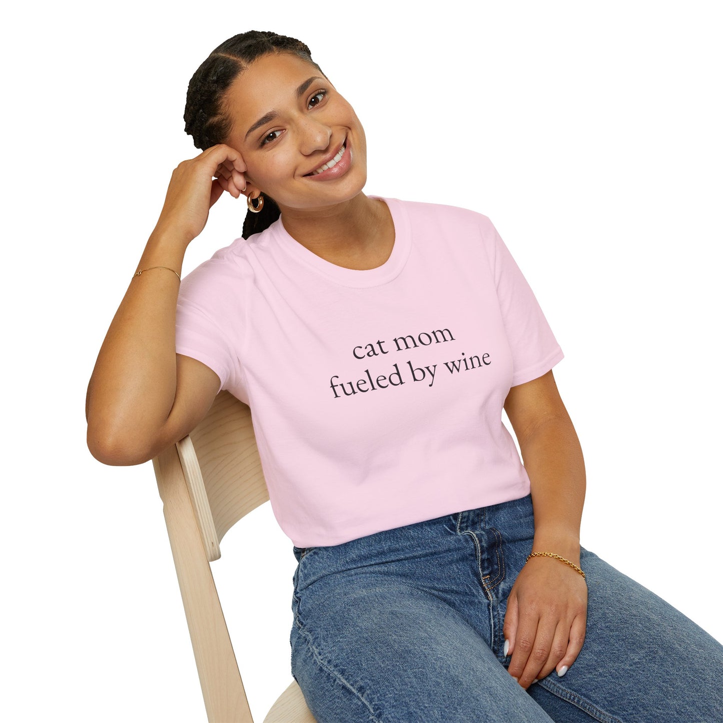 Cat Mom Fueled by Wine T-Shirt 🍷🐾 – Purrfect Gift for Wine-Loving Cat Ladies
