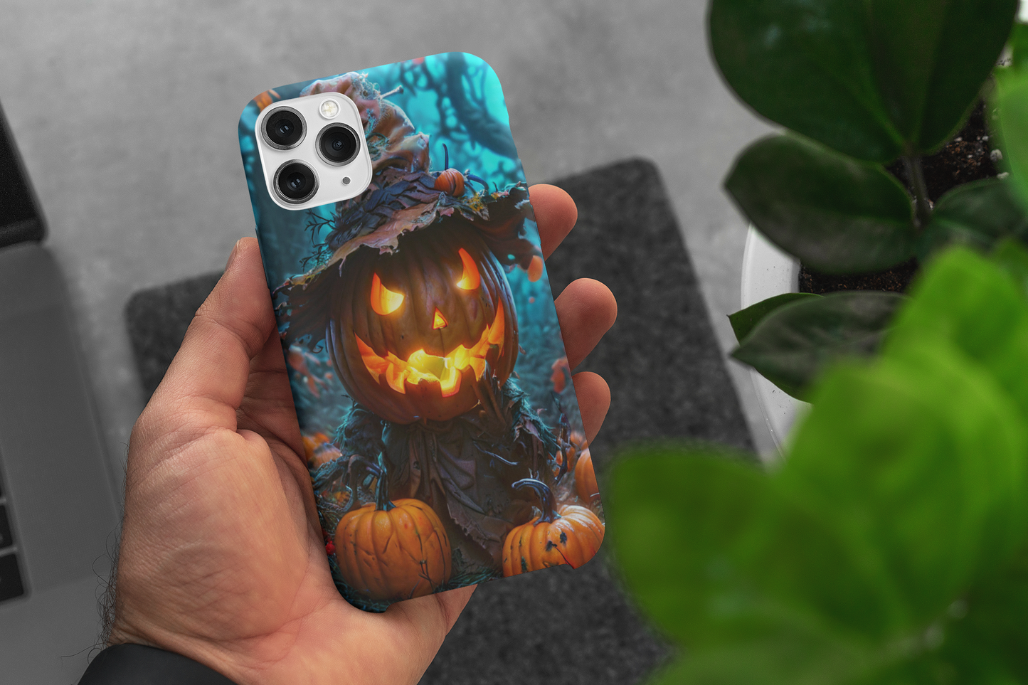 Pumpkin Whisperer: The Hauntingly Hip Phone Shield 👻