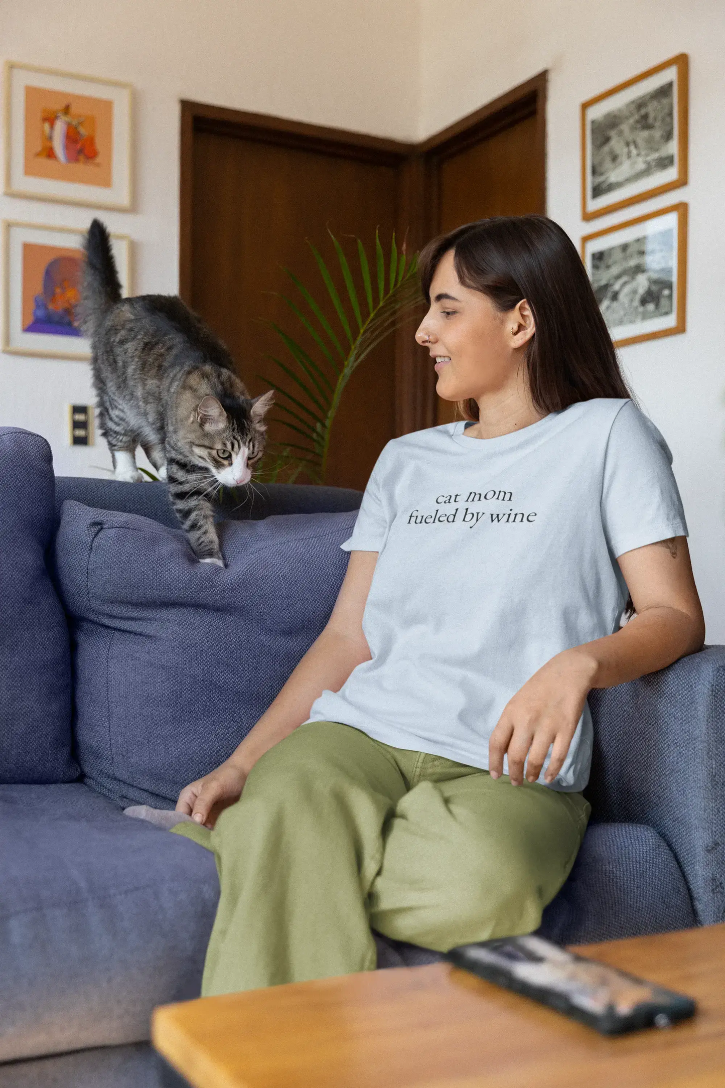 Cat Mom Fueled by Wine T-Shirt 🍷🐾 – Purrfect Gift for Wine-Loving Cat Ladies