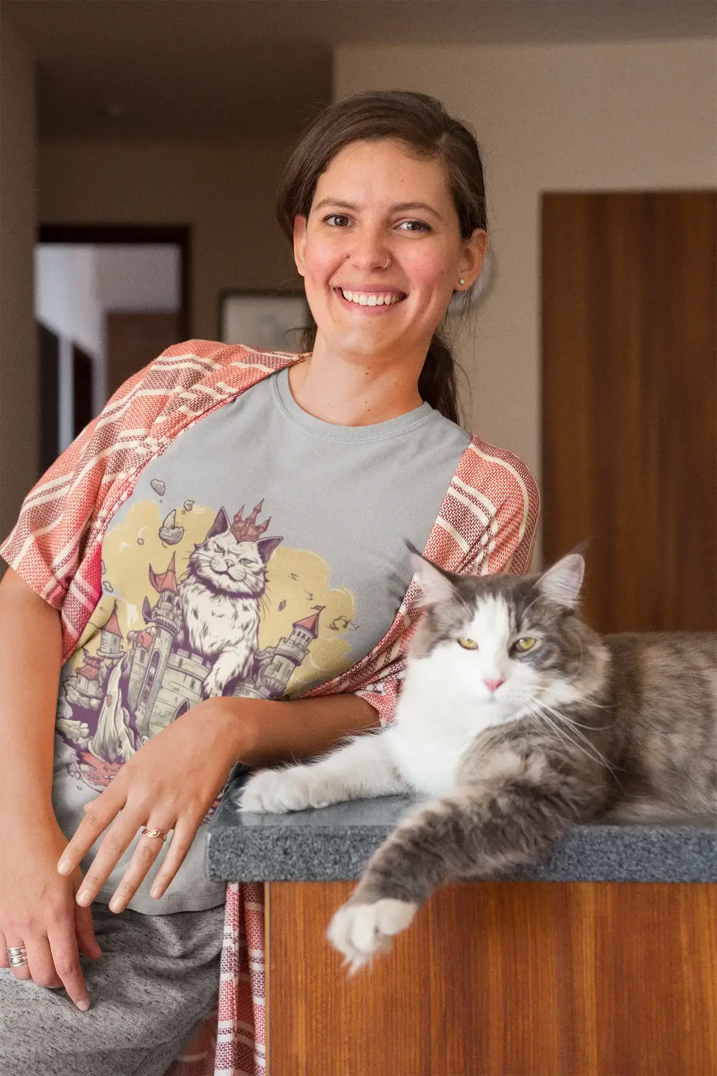 👑 Cat King T-Shirt | Rule Your Wardrobe in Purr-fect Comfort
